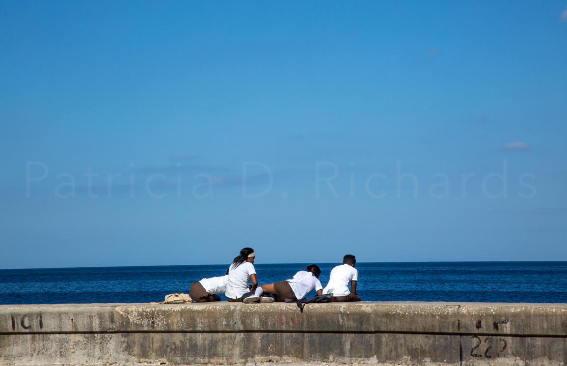 School-girls-on-the-Malecon