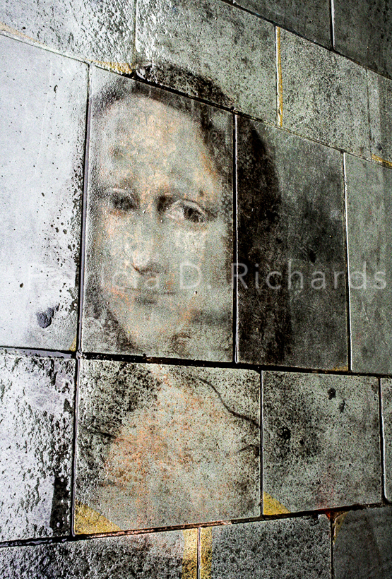 mona lisa in the rain